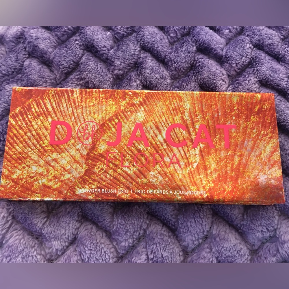 BH cosmetics Doja cat blush palette